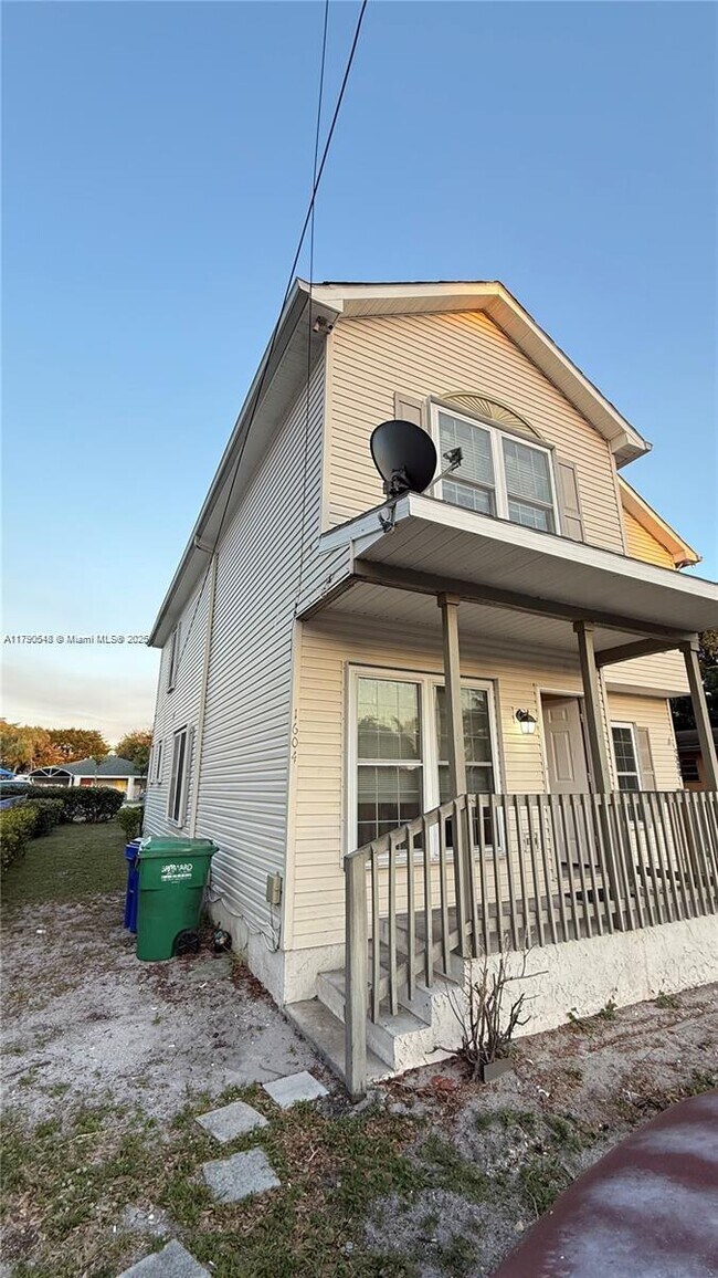 Foto del edificio - 1604 SW 44th Ave