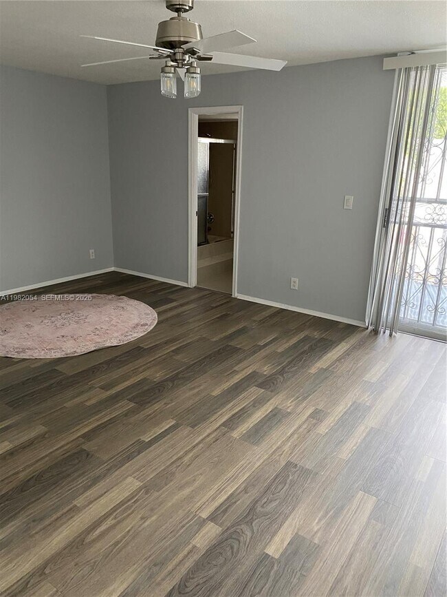 Foto del edificio - 802 NE 26th Ave