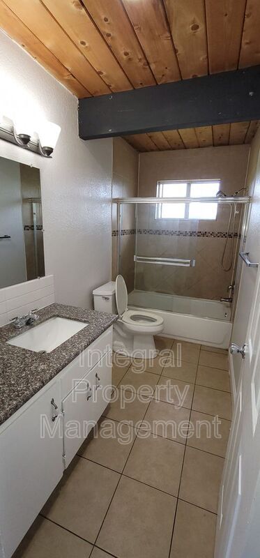 Building Photo - 1609 Valle Vista Ave