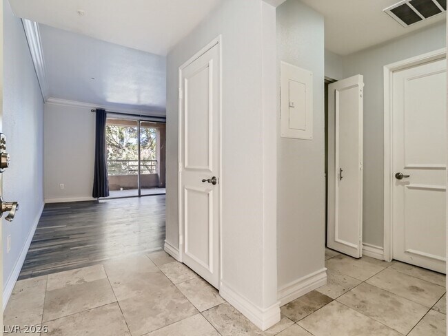 Foto del edificio - 260 E Flamingo Rd