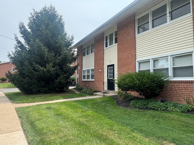 Foto del edificio - Madison Manor Apartments