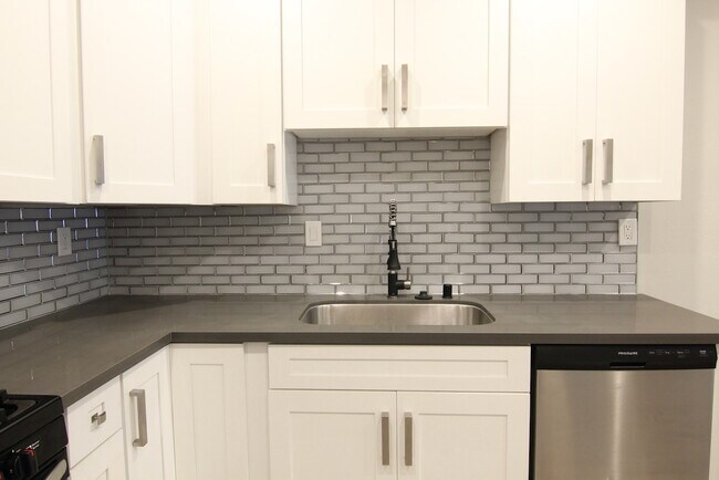 Building Photo - 3747 Clarington Ave