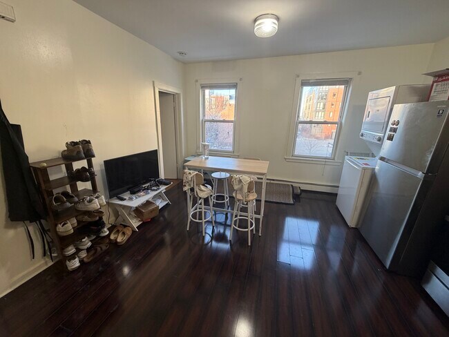 Foto del edificio - 1578 Tremont St