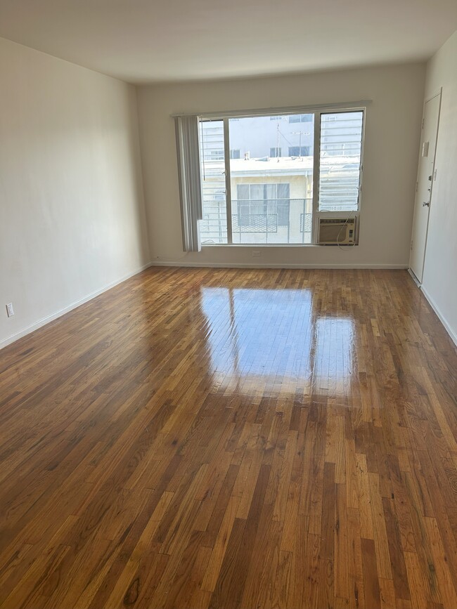 Living Room - 7704 Romaine St