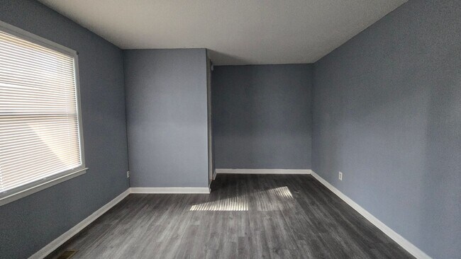 Building Photo - 7132 Ashwood Cir