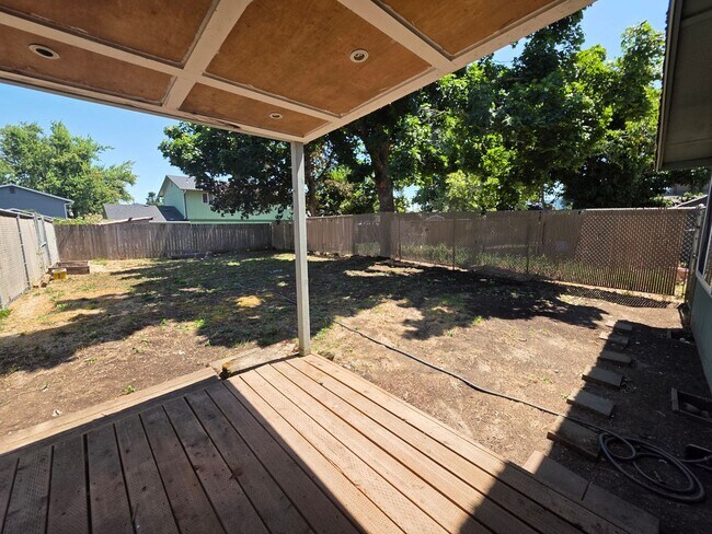 Building Photo - 00572