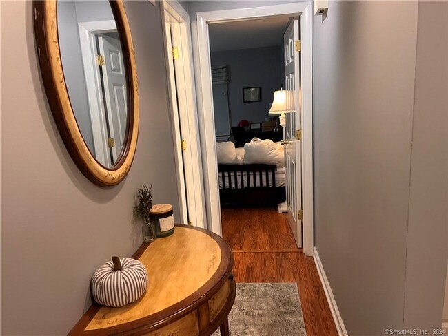 Building Photo - 7 Sandlewood Ln