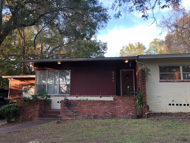 Building Photo - 2842 SW 1 Ave