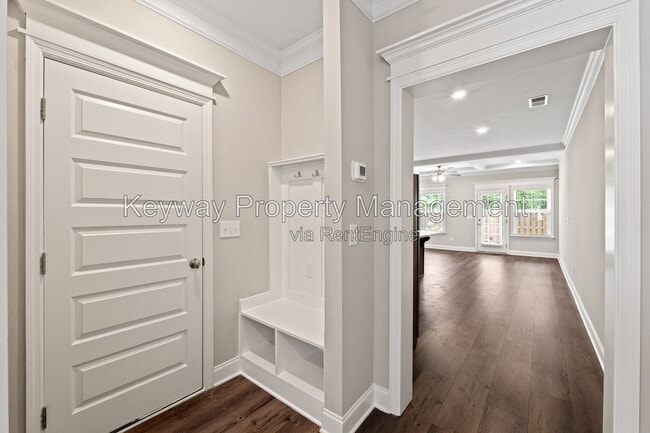 Building Photo - 4502 Chestnut Trl