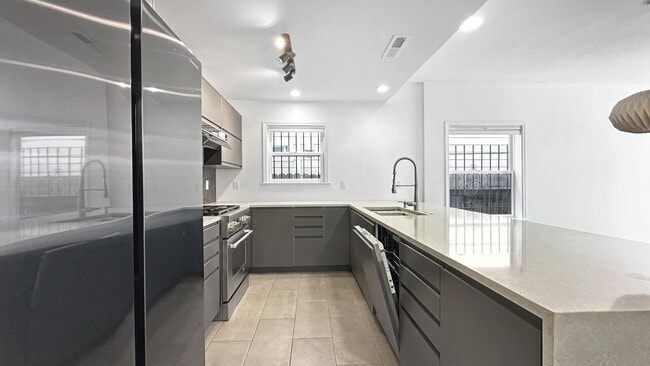 Building Photo - Fruit Trees on this Tastefully Remodeled House in Prescott!