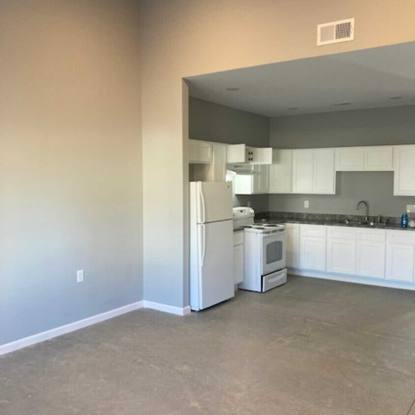 Foto principal - 5606 Pembroke-Fairview Rd
