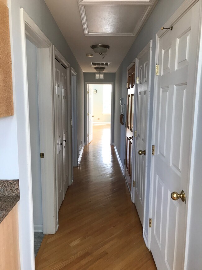 Hall Way - 1024 W 32nd St