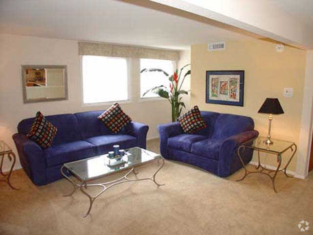 Living Room - Paradise Lane Apartments