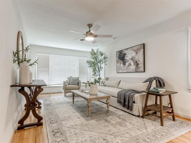 Foto del edificio - 6901 NW 50th St