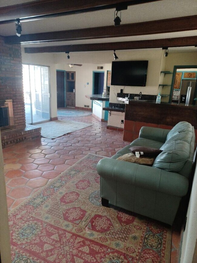 Foto del edificio - 14837 Kingston Dr