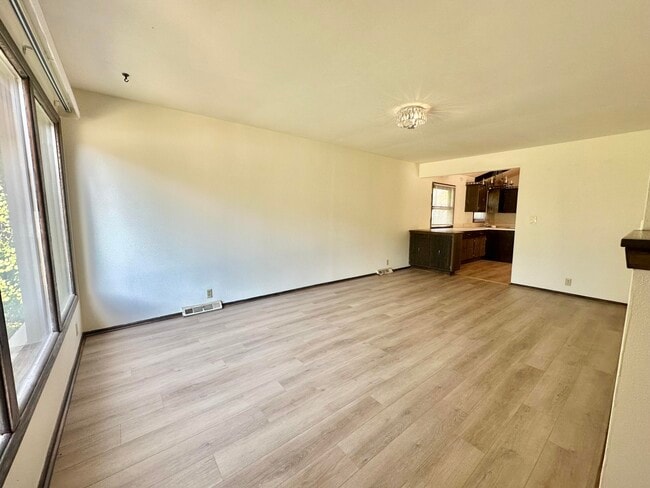 Foto del edificio - 2330 S Brookside Pkwy