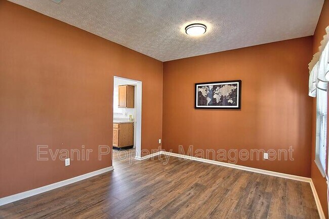 Building Photo - 1229 Sunset Dr