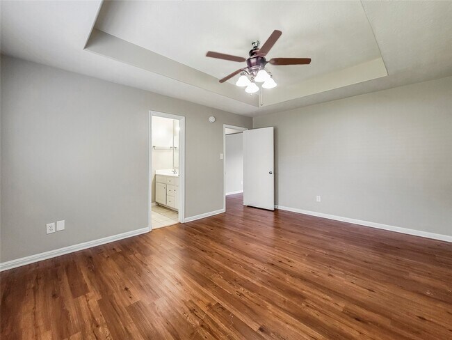 Foto del edificio - 16393 Many Trees Ln