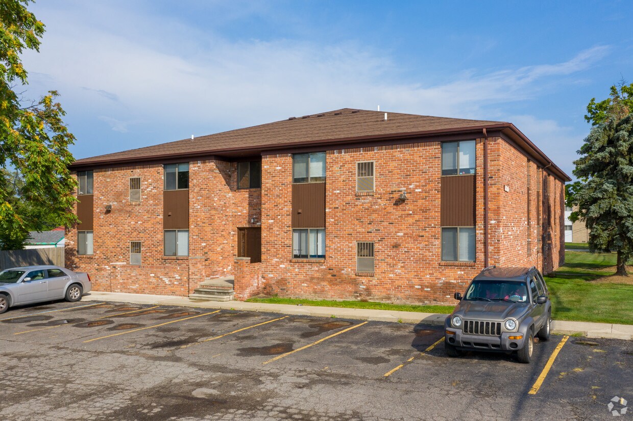 Primary Photo - 1130 Goddard Rd
