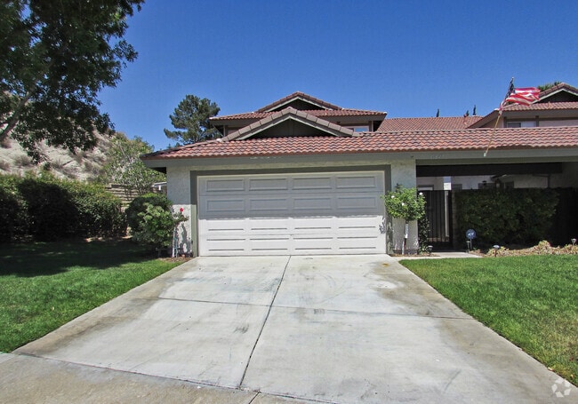 Building Photo - 15847 Cindy Ct