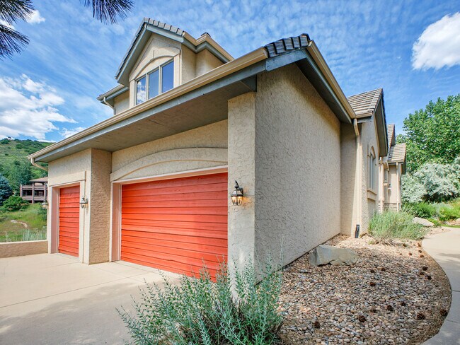Building Photo - 16374 Sandstone Dr