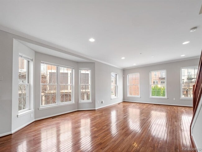 Building Photo - 502 Graten St