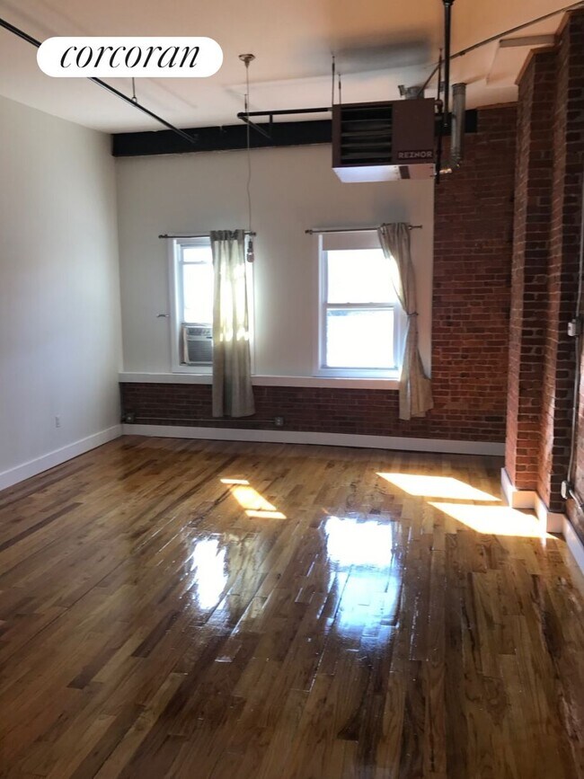 Foto del edificio - 243 St Marks Ave