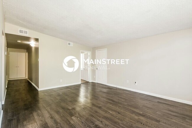 Building Photo - 3 Bedroom Pet-Friendly Home in FLORISSANT, MO with Main Street Renewal