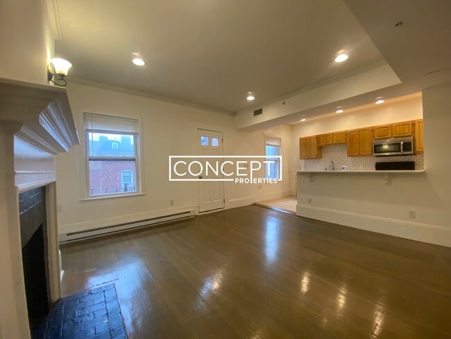 Building Photo - 1404 Beacon St