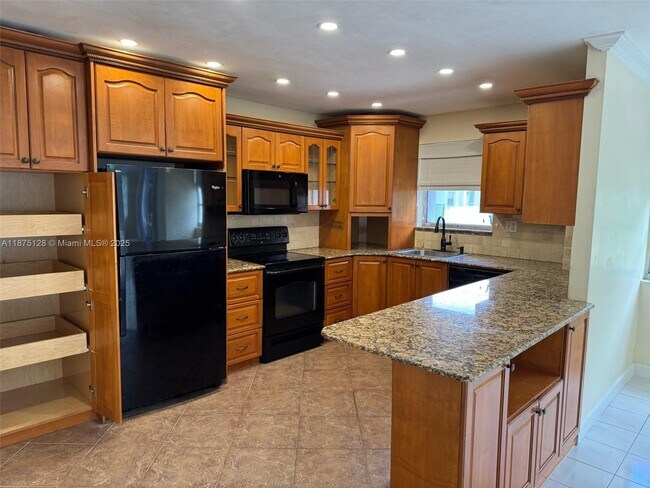 Foto del edificio - 2780 NE 183rd St