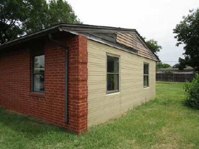 Building Photo - 809 NW 33rd St