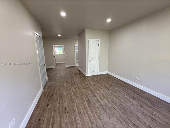 Building Photo - 1537 Jefferson Ave
