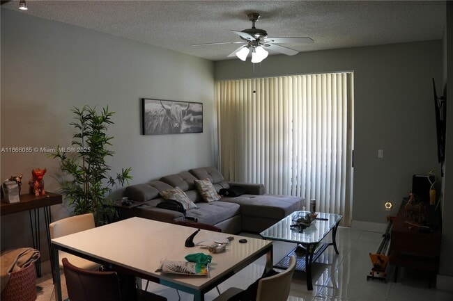 Foto del edificio - 18332 NW 68th Ave
