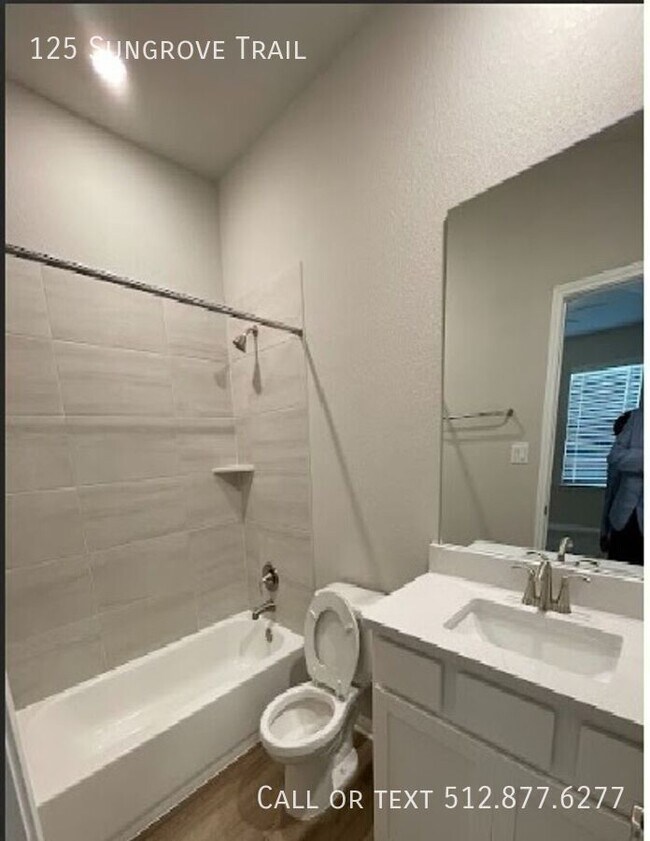 Building Photo - 125 Sun Grv Trl