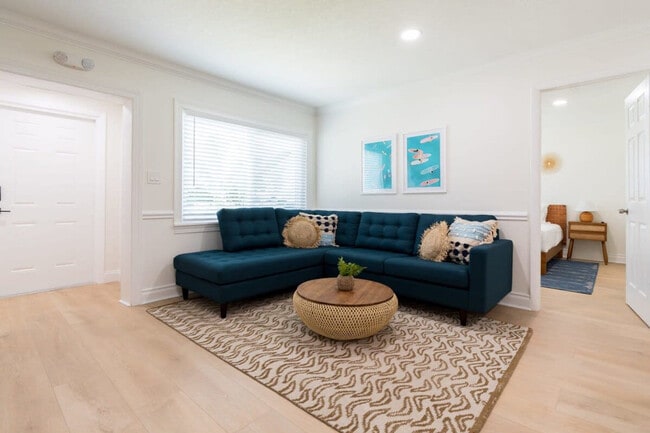 Building Photo - 402 S Orlando Ave