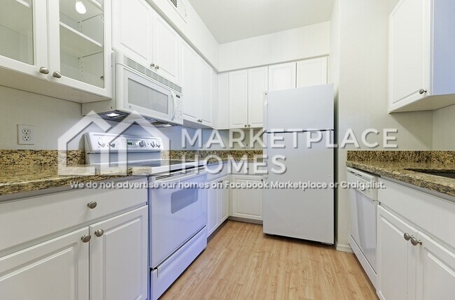 Building Photo - 1701 E Colter St