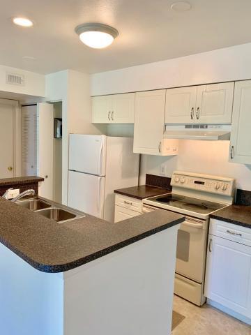 Building Photo - 4751 Via Palm Lakes