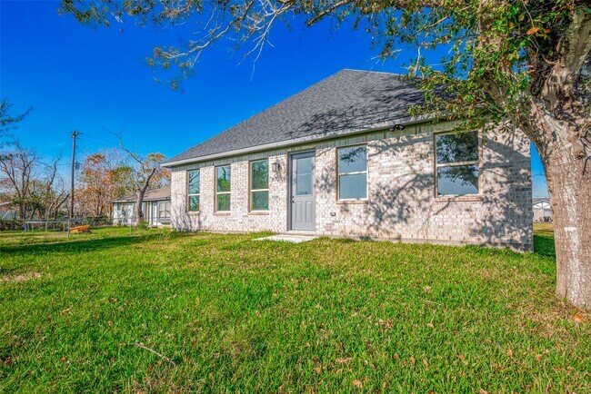 Foto del edificio - 3639 Needville Ave