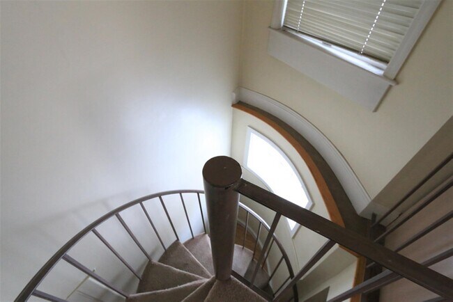 Foto del edificio - 8 Mount Auburn St