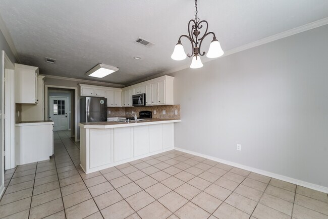 Building Photo - 108 Cypress Ridge Dr