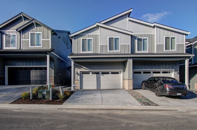 Building Photo - Immaculate Ridgefield Townhome