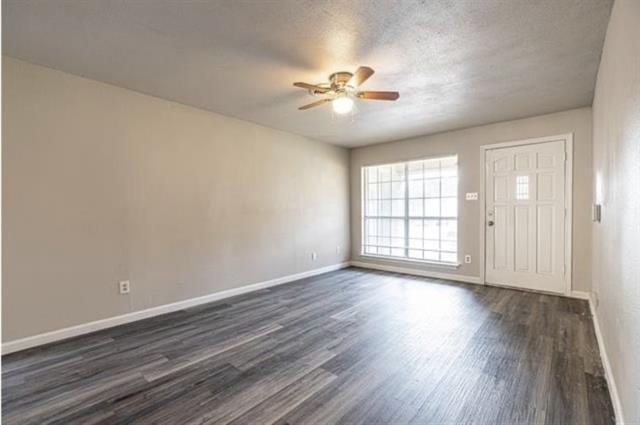 Building Photo - 8936 Clearwater Dr