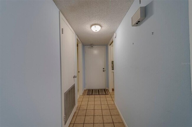 Foto del edificio - 4575 Cove Cir