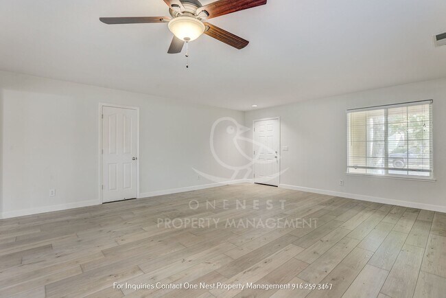 Foto del edificio - Plumas Lake Beauty - Brand new flooring an...