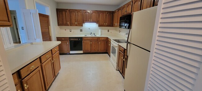 kitchen - 40 Greenleaf St