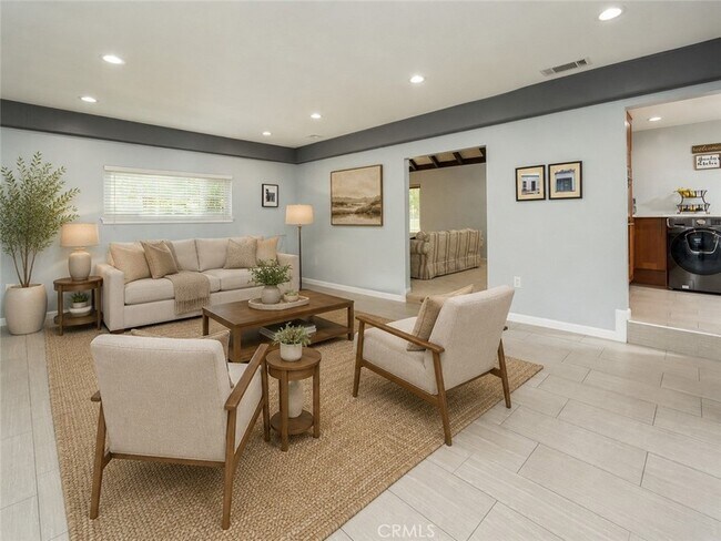 Building Photo - 8471 Vine Valley Dr