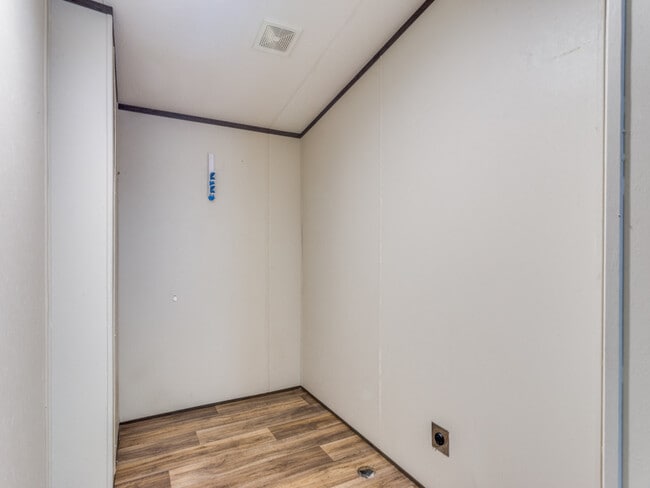 Photo - 4951 Collett Little Rd House