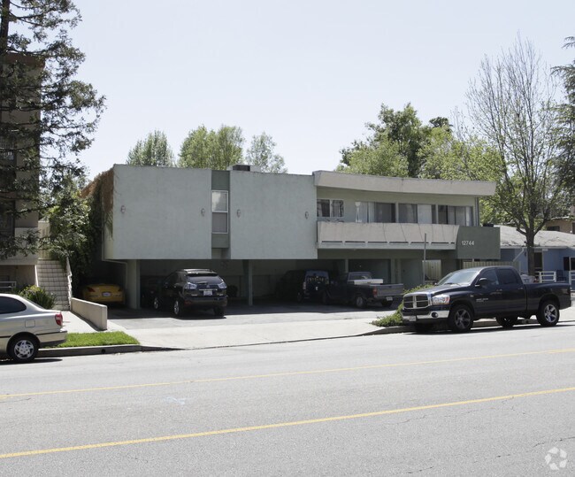 12744 Moorpark St, Studio City, CA 91604 Townhomes for Rent Studio