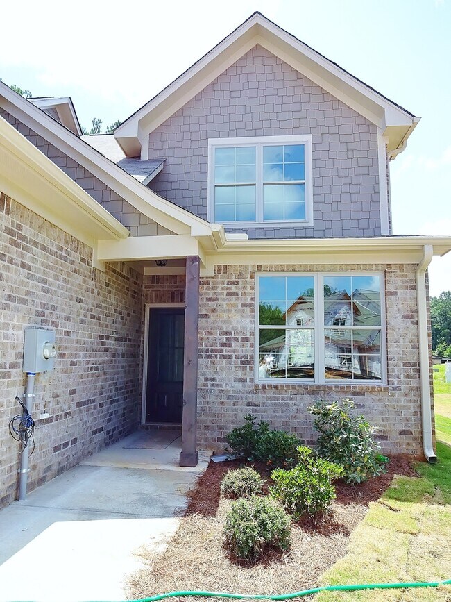 Building Photo - Town Home in Chelsea!!! Available to View ...