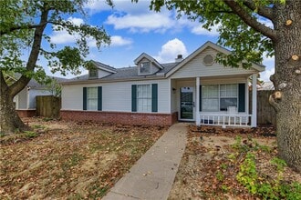 Building Photo - 1602 Parkview Pl
